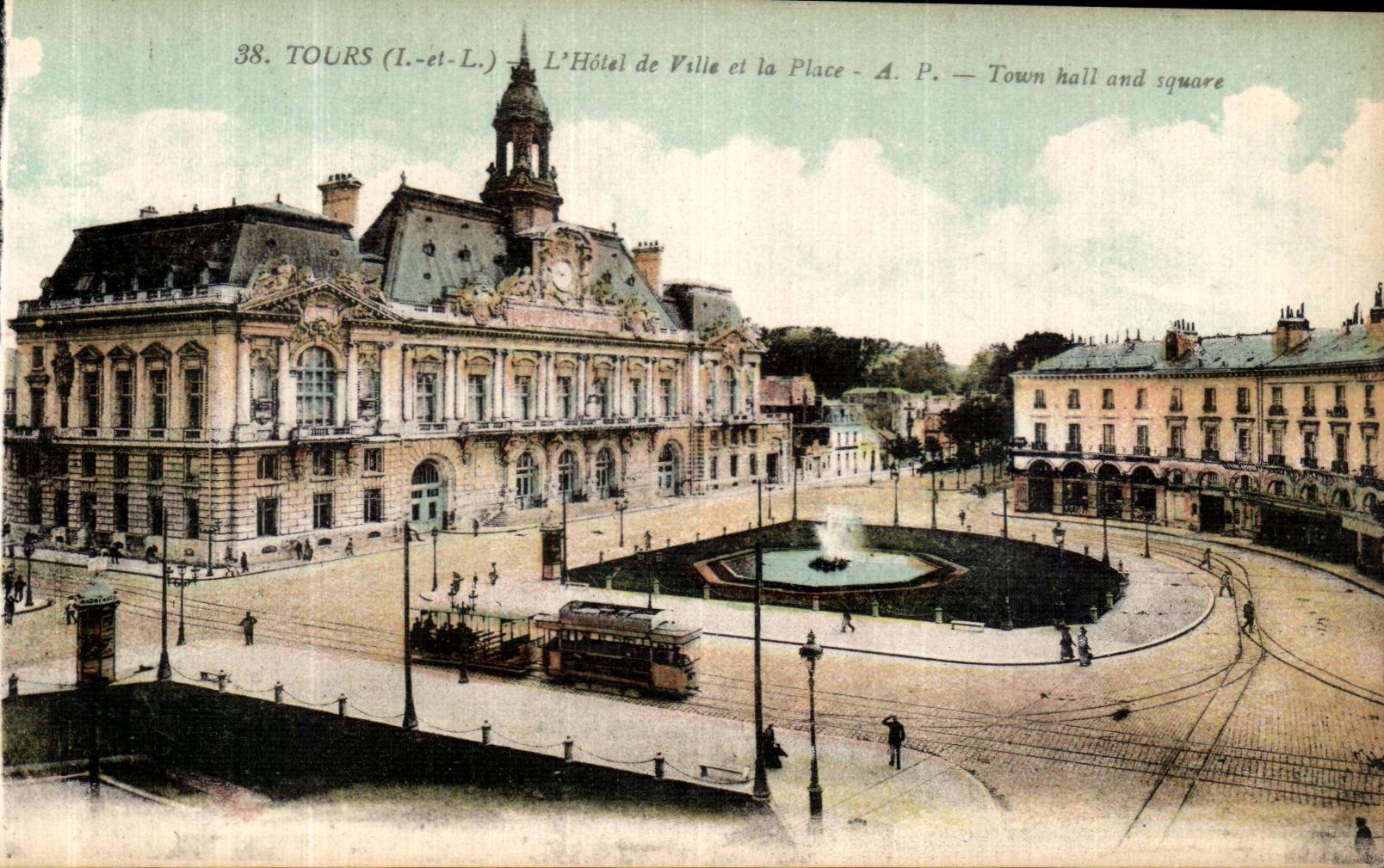 CPA Tours L Hotel de Ville et la Place