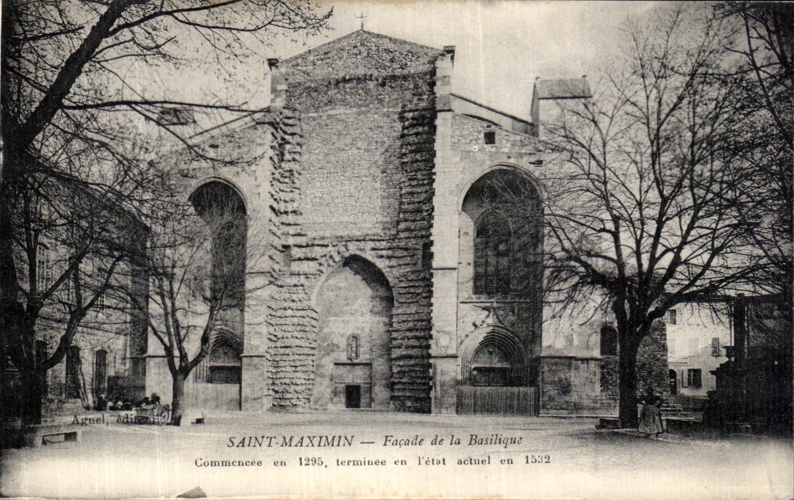 CPA Saint Maximin Facade de la Basilique