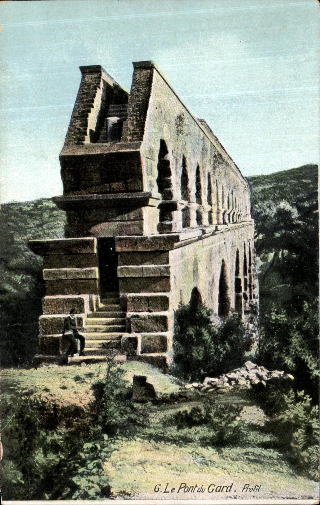 VINTAGE POSTCARD the Bridge of Gard Profile
