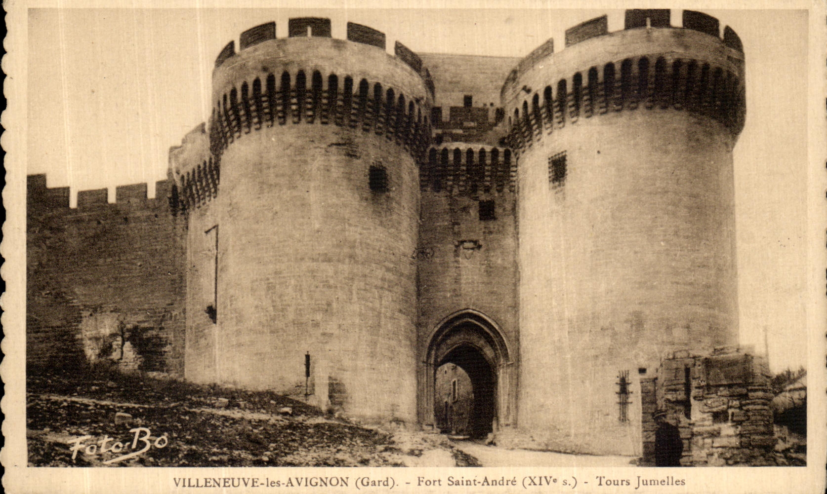VINTAGE POSTCARD Villeneuve Avignon Extremely Holy Andre Twin towers