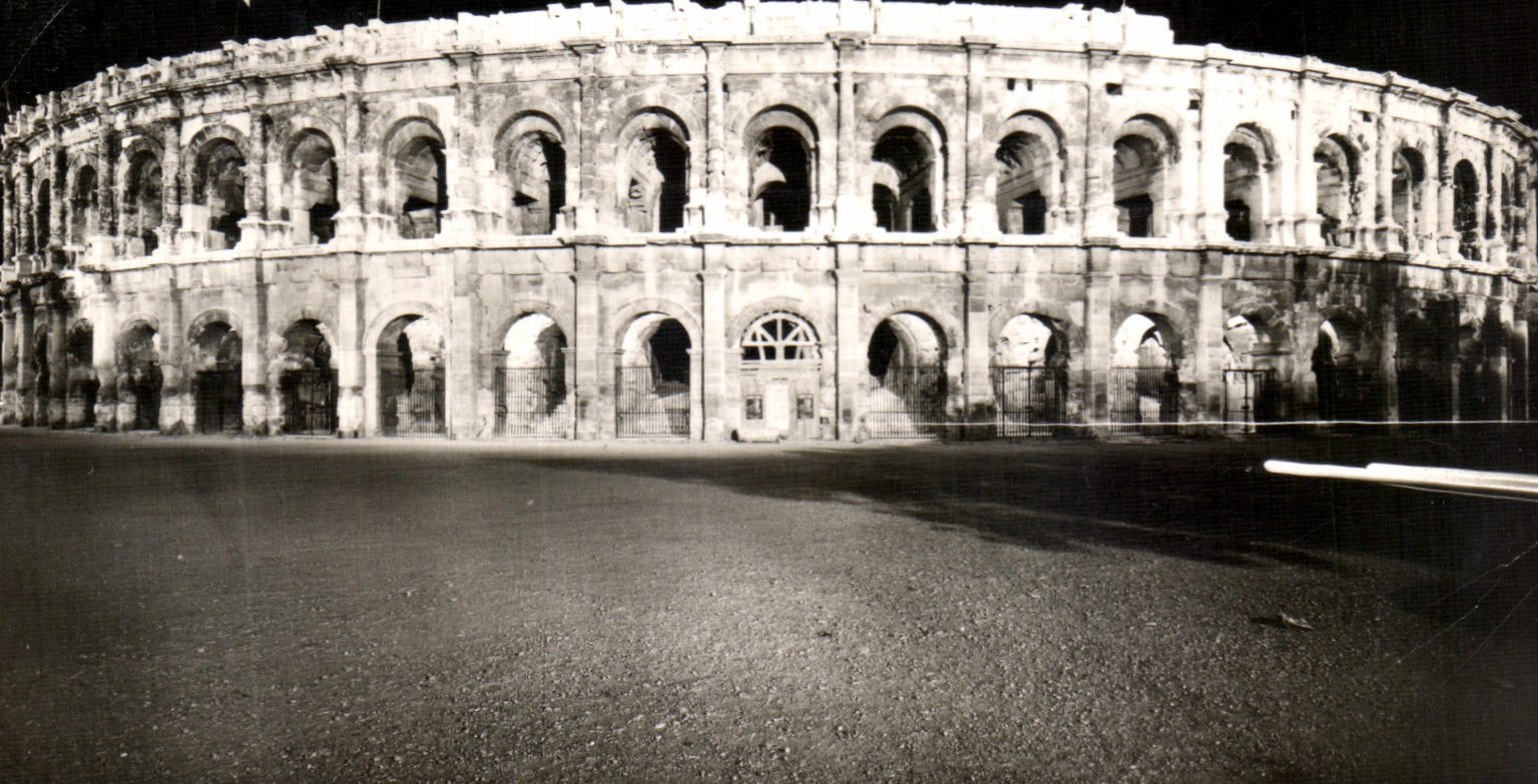 CPSM Nimes Les Arenes de Nuit