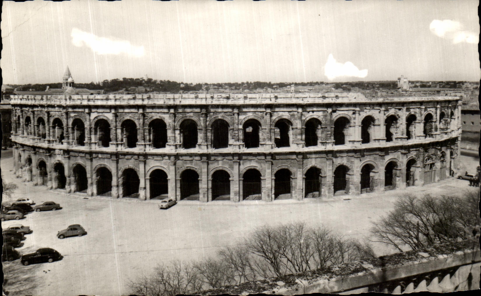 CPSM Nimes Les Arenes Romaines