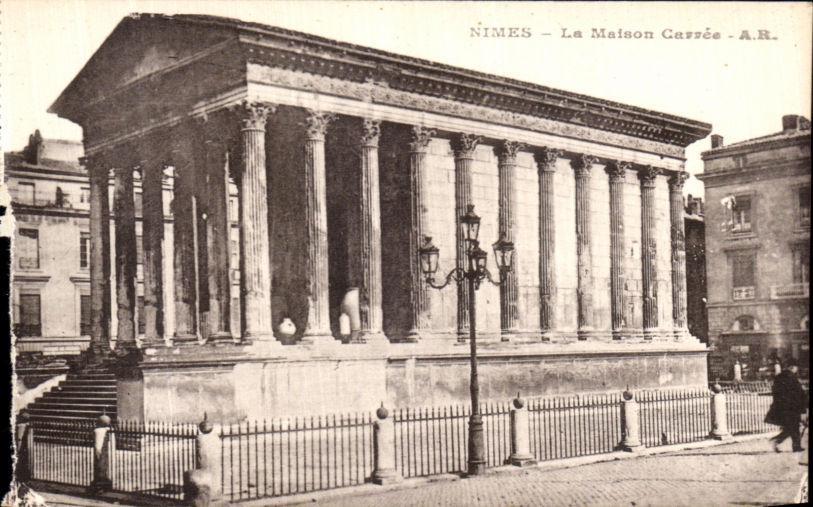 CPA Nimes La Maison Carres