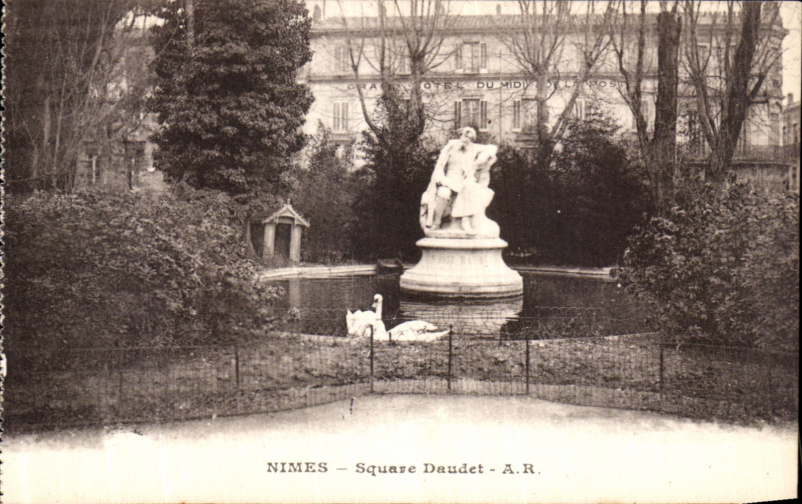 CPA Nimes Square Daudet