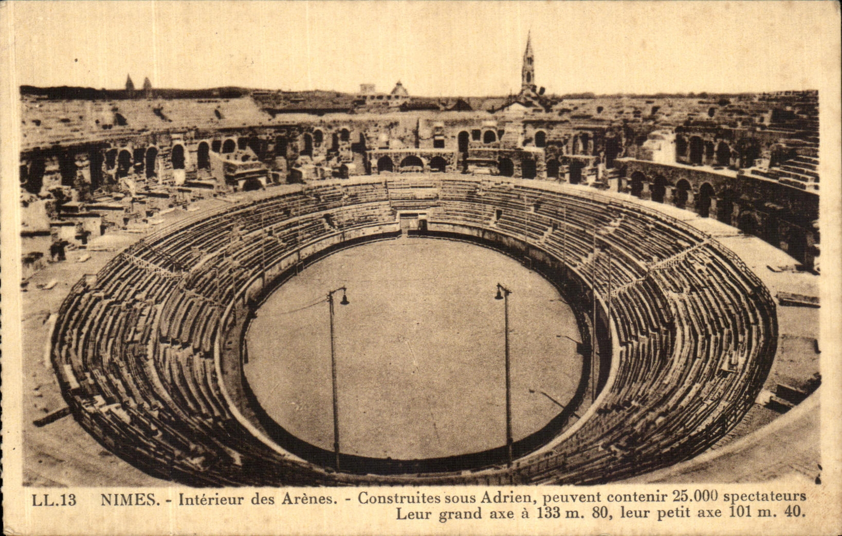 CPA Nimes Interieur des Arenes Construites sous Adrien