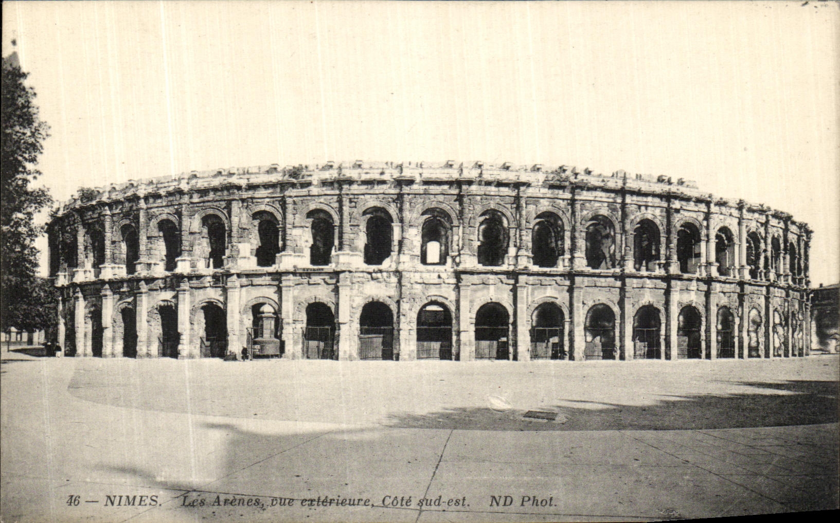 CPA Nimes Les Arenes Vue Exterieure Cote Sud Est