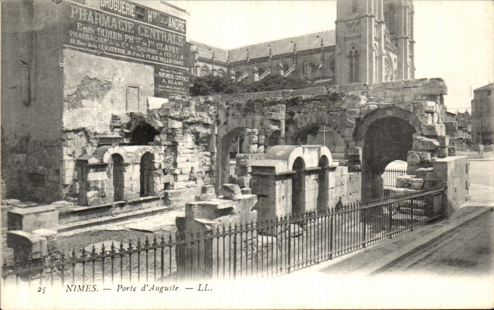 CPA Nimes La Porte D Auguste 