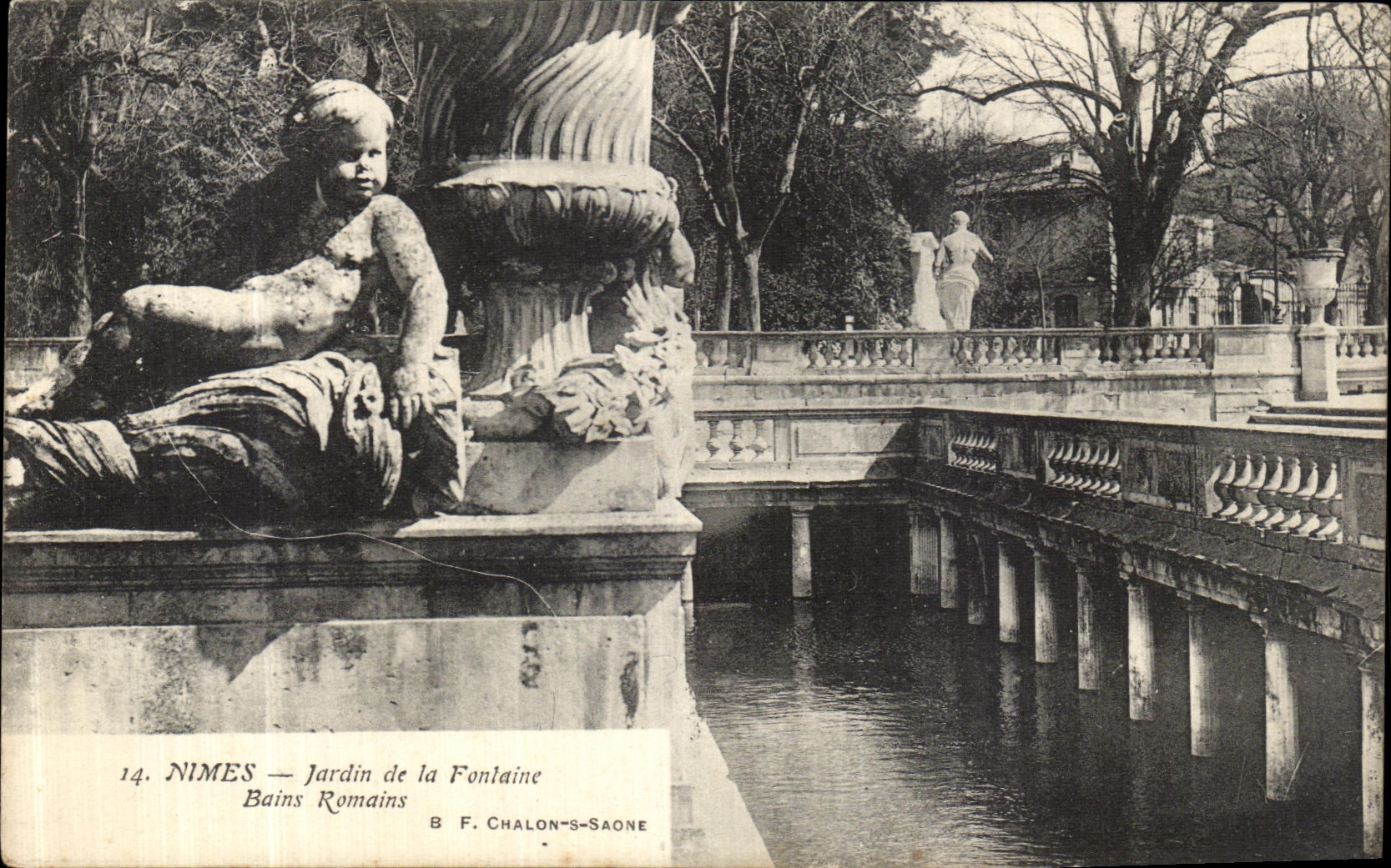 CPA Nimes Jardin De la Fontaile Bains Romains