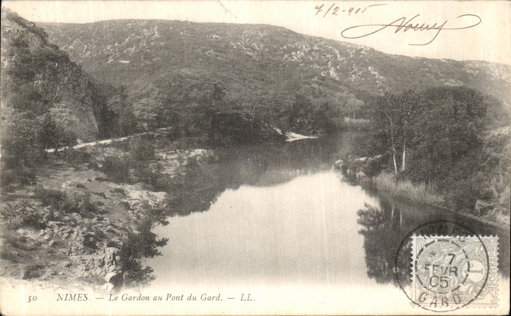 CPA Nimes Le Gardon au pont du gard 