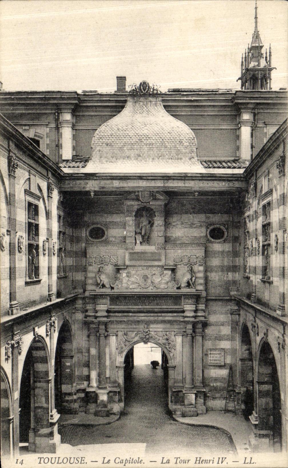 CPA Toulouse La Capitole La Tour Henri IV