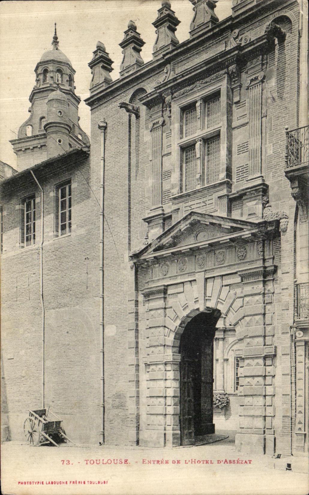 CPA Toulouse Entree De l Hotel D Assezat