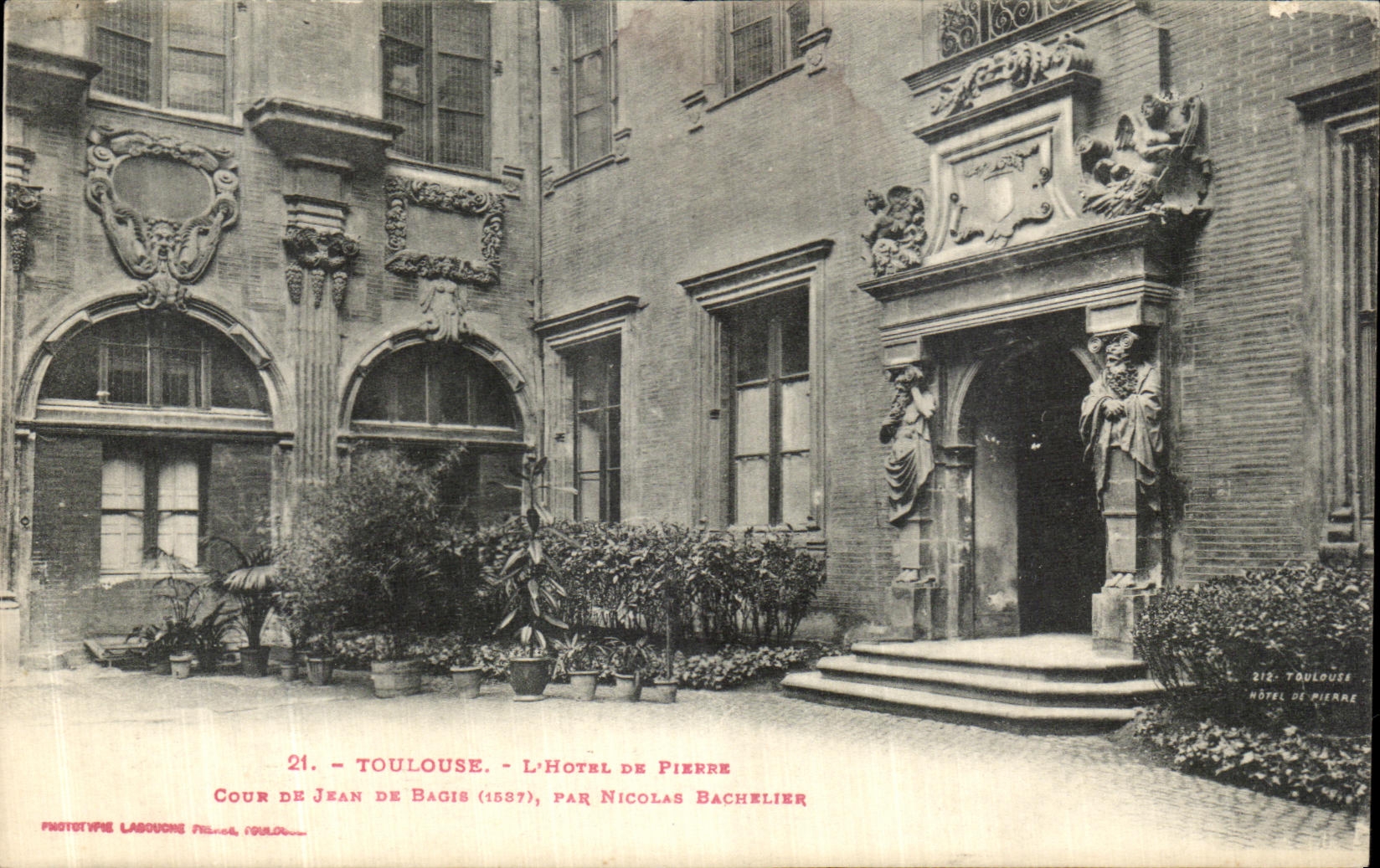 CPA Toulouse L Hotel De Pierre Cour de Jean de Bagus par Nicolas Bachelier