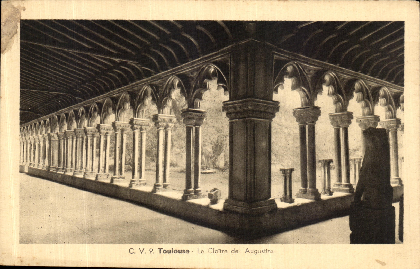 CPA Toulouse Le Cloitre des Augustins
