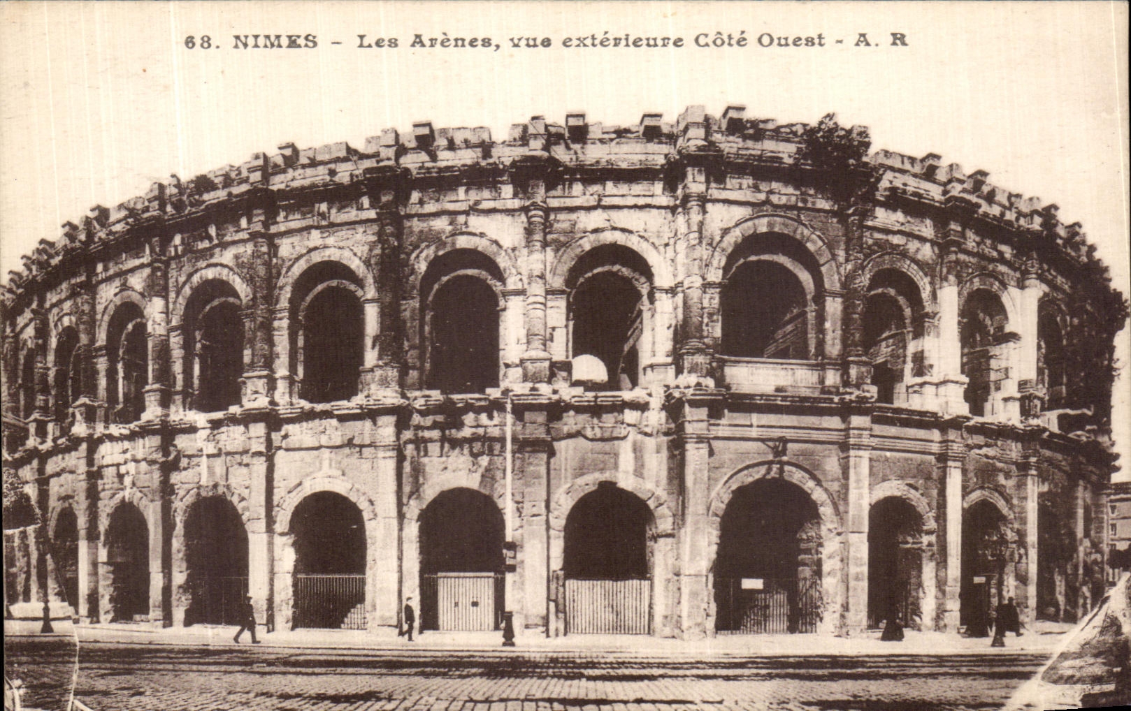 CPA Nimes Les Arences Ve Cote Ouest 