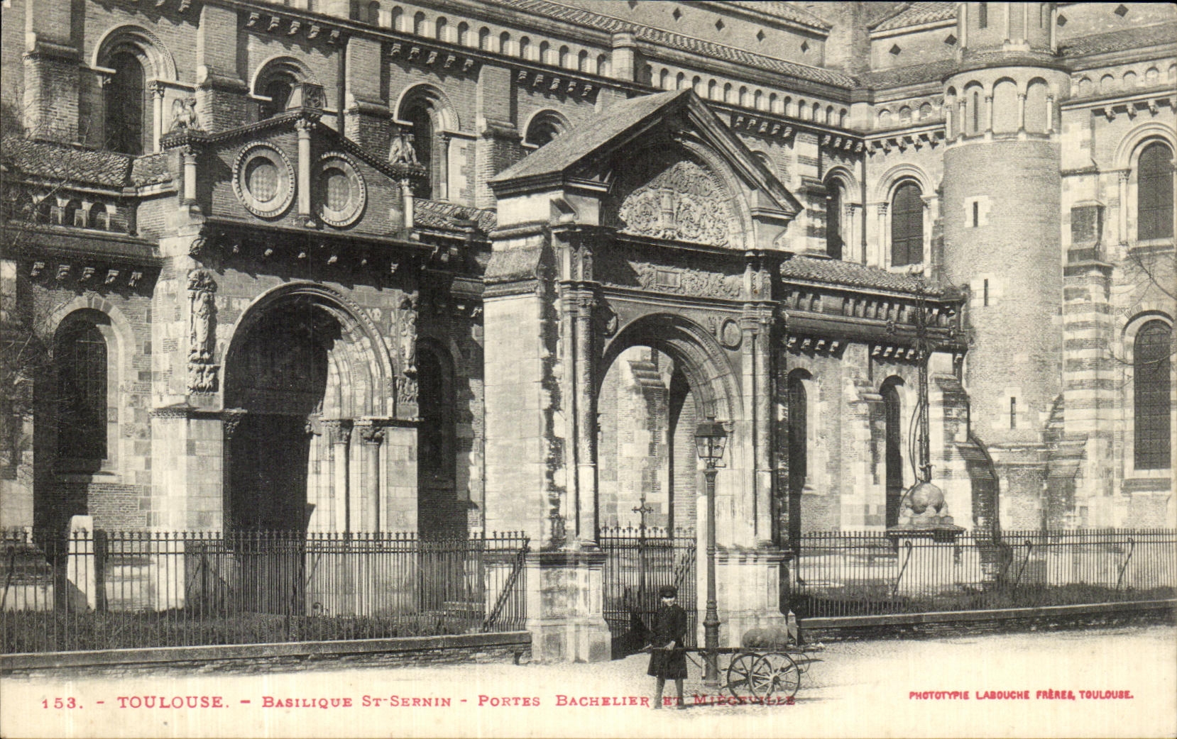 CPA Toulouse Basilique St Sernin Portes Bachelier et Miegeville