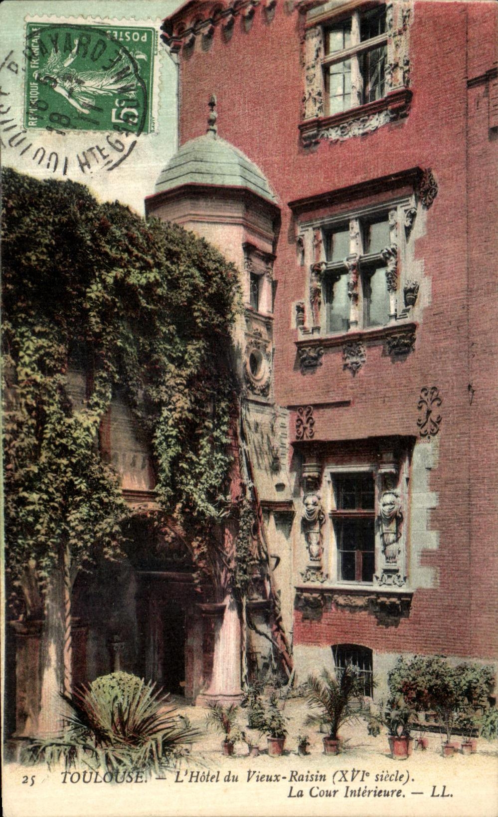 CPA Toulouse L Hotel du vieux Raisin La cour interieure