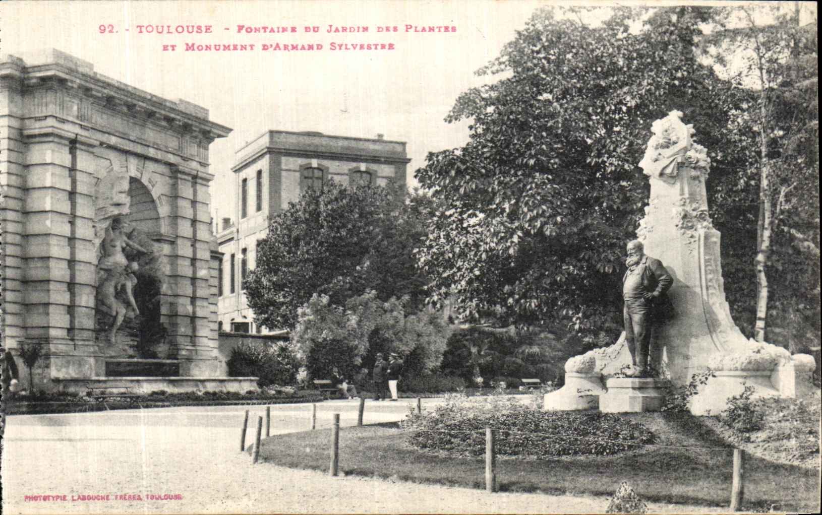 CPA Toulouse Fontaine du jardin des plantes et monument d Armand Sylvestre