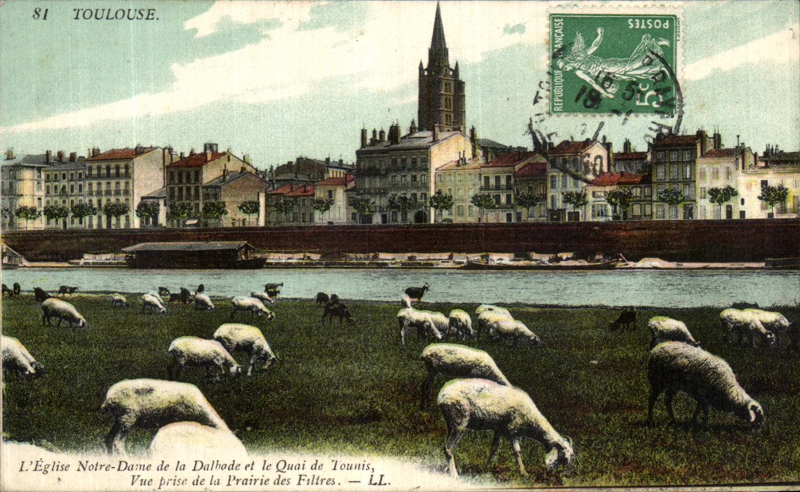 CPA Toulouse L eglise de Notre Dame de la Dalbade et le quais de Tounis Vue prise de la prairie des filtres Moutons