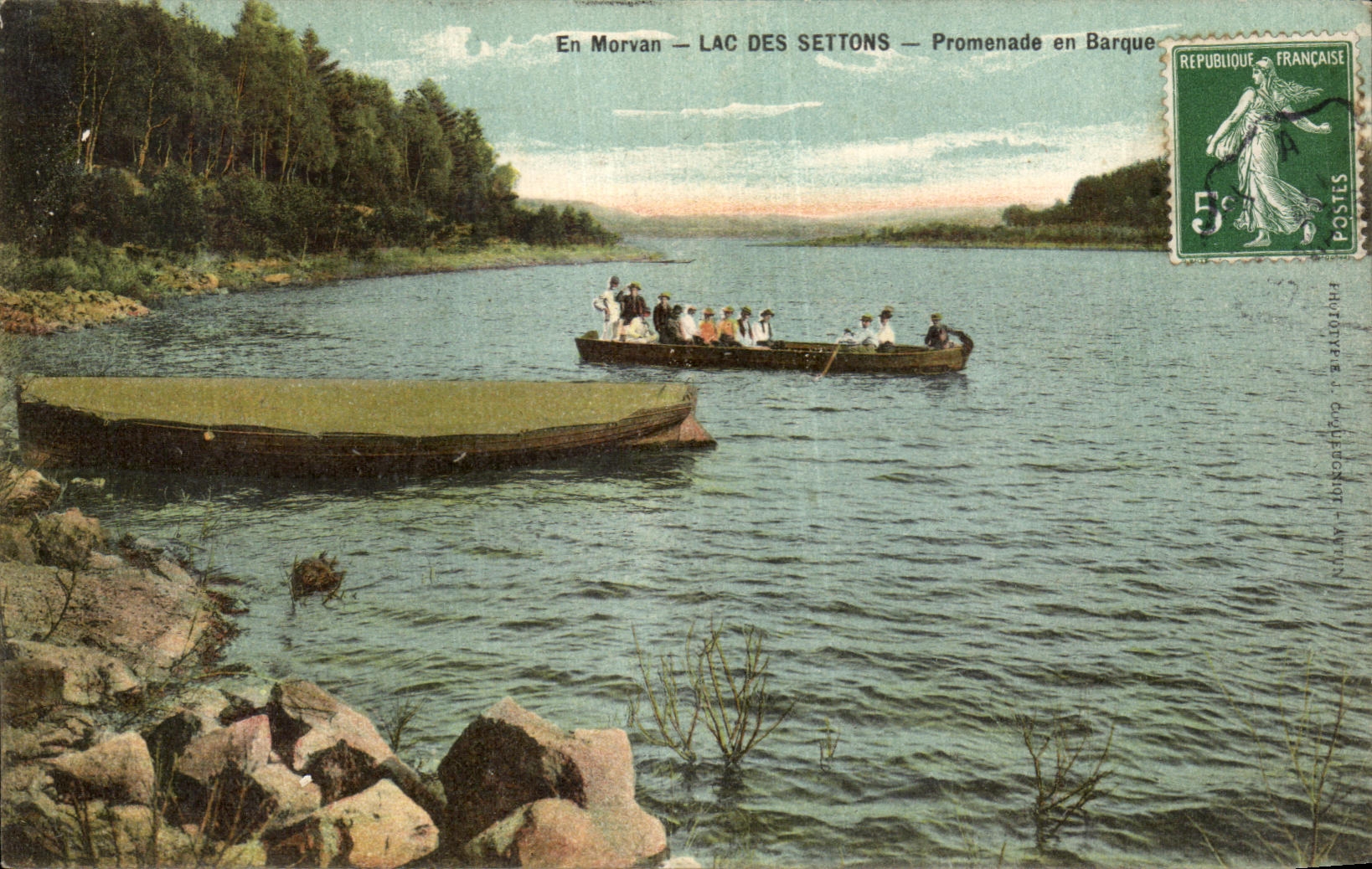 VINTAGE POSTCARD In Morvan Lake Of Settons Walk in the Boat