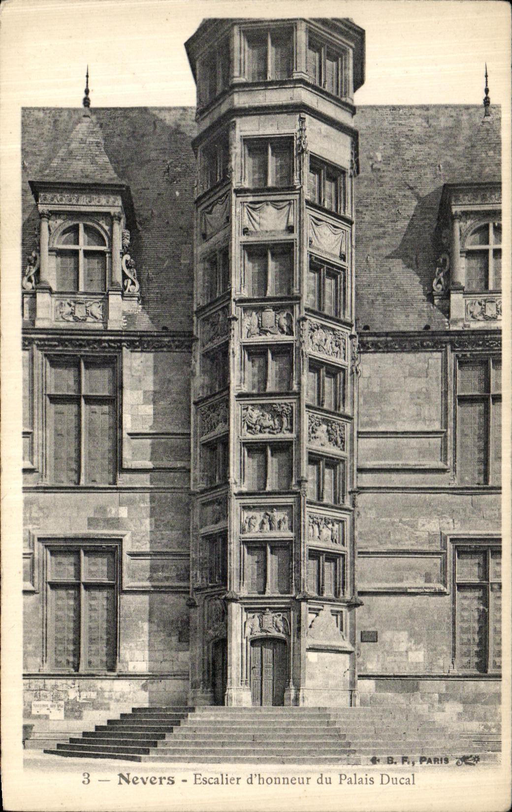 Honor de la escalera D de Nevers de la POSTAL de la VENDIMIA del paladar ducal