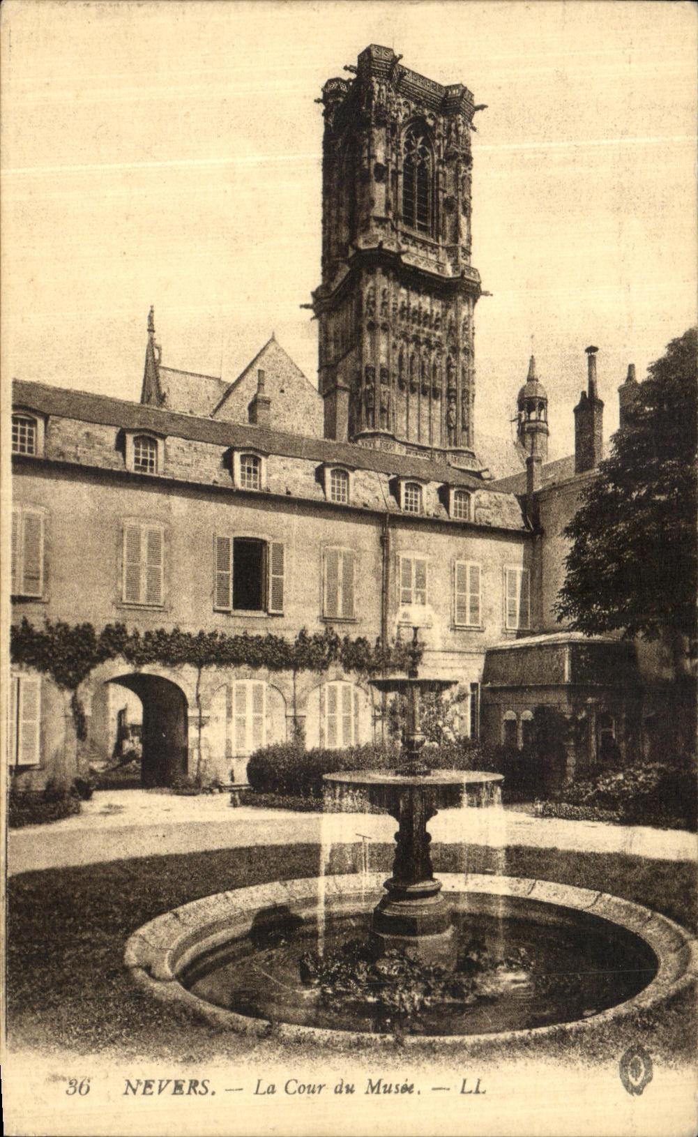 Corte de Nevers de la POSTAL de la VENDIMIA del museo