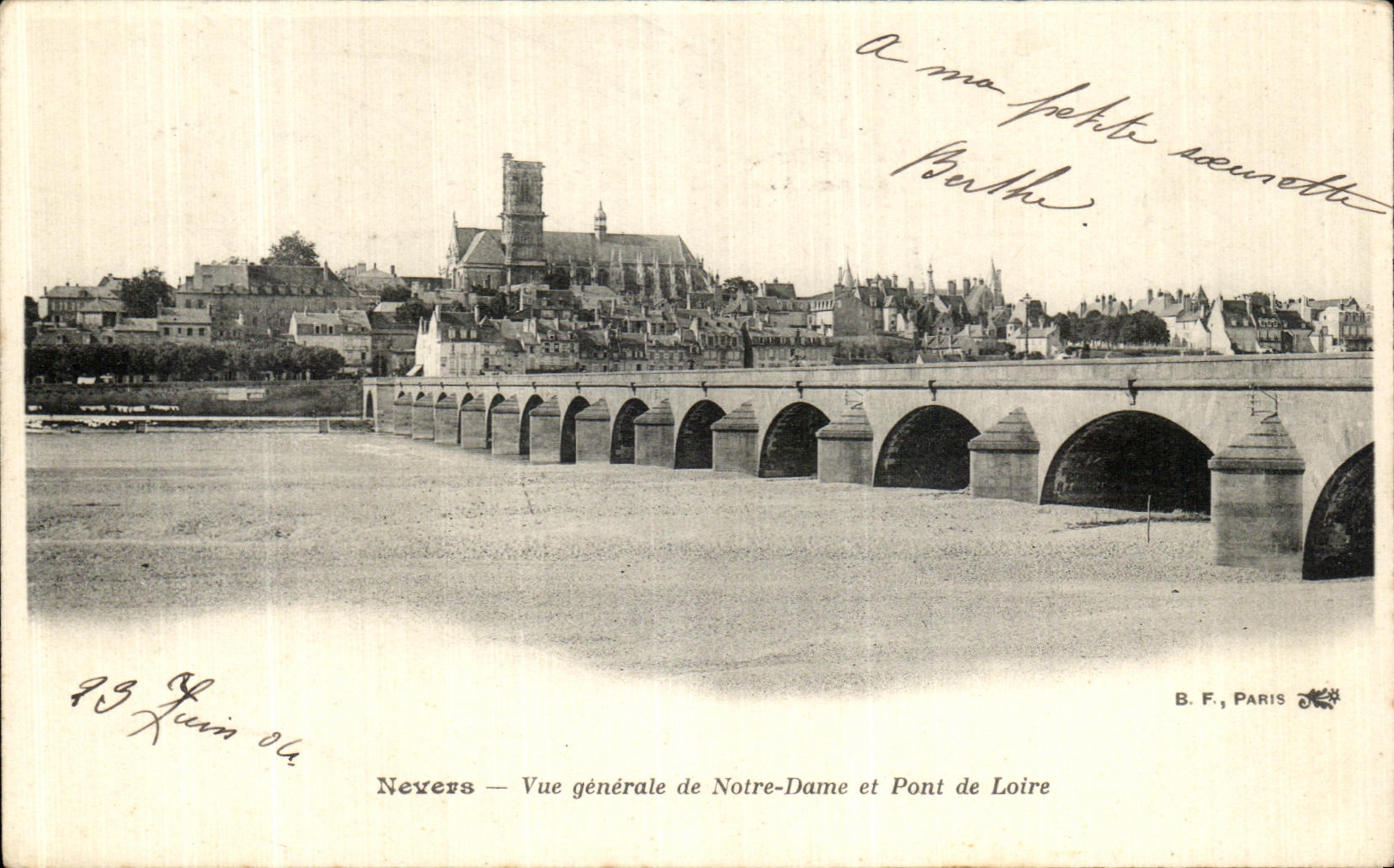 Opinion de Nevers de la POSTAL de la VENDIMIA de Notre Dame y Pont del Loire