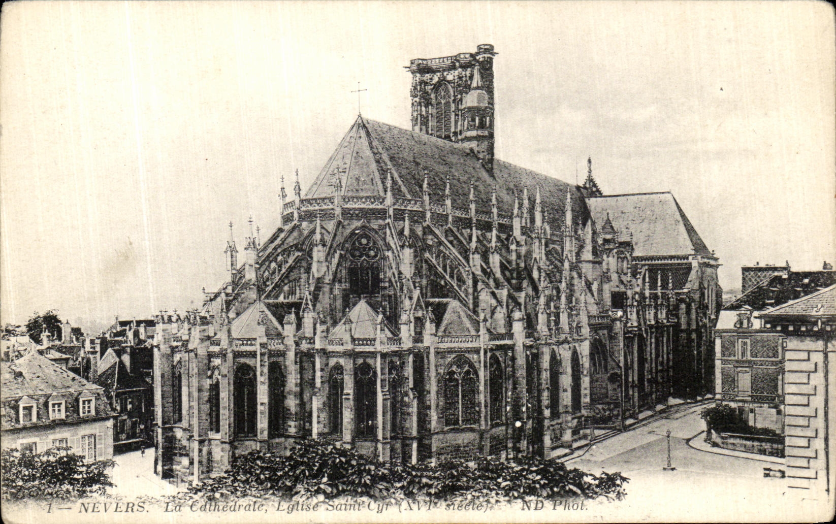 POSTAL Nevers de la VENDIMIA la iglesia Cyr de la catedral Saint