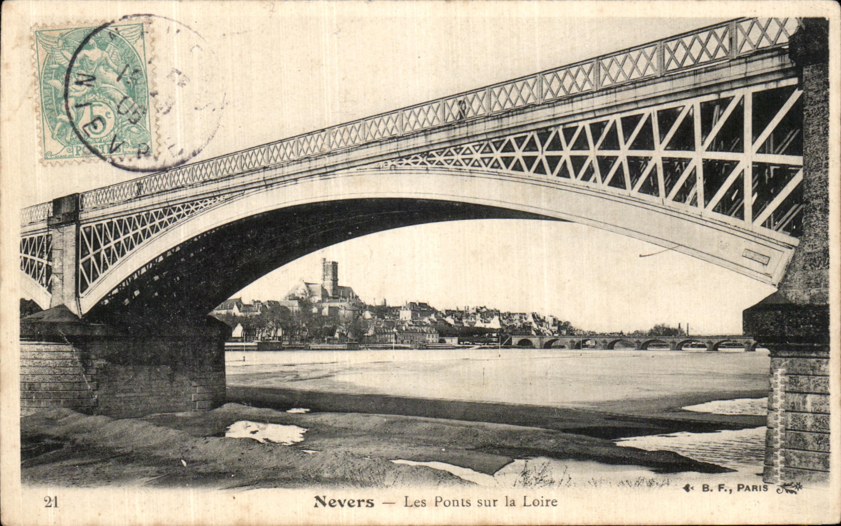 Puentes de Nevers de la POSTAL de la VENDIMIA en el Loire