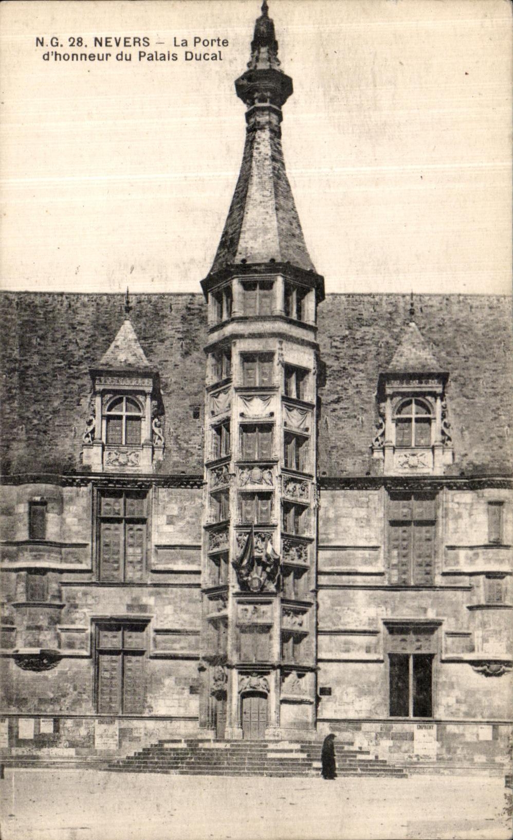 VINTAGE POSTCARD Nevers the Gate D honor of the Ducal Palate