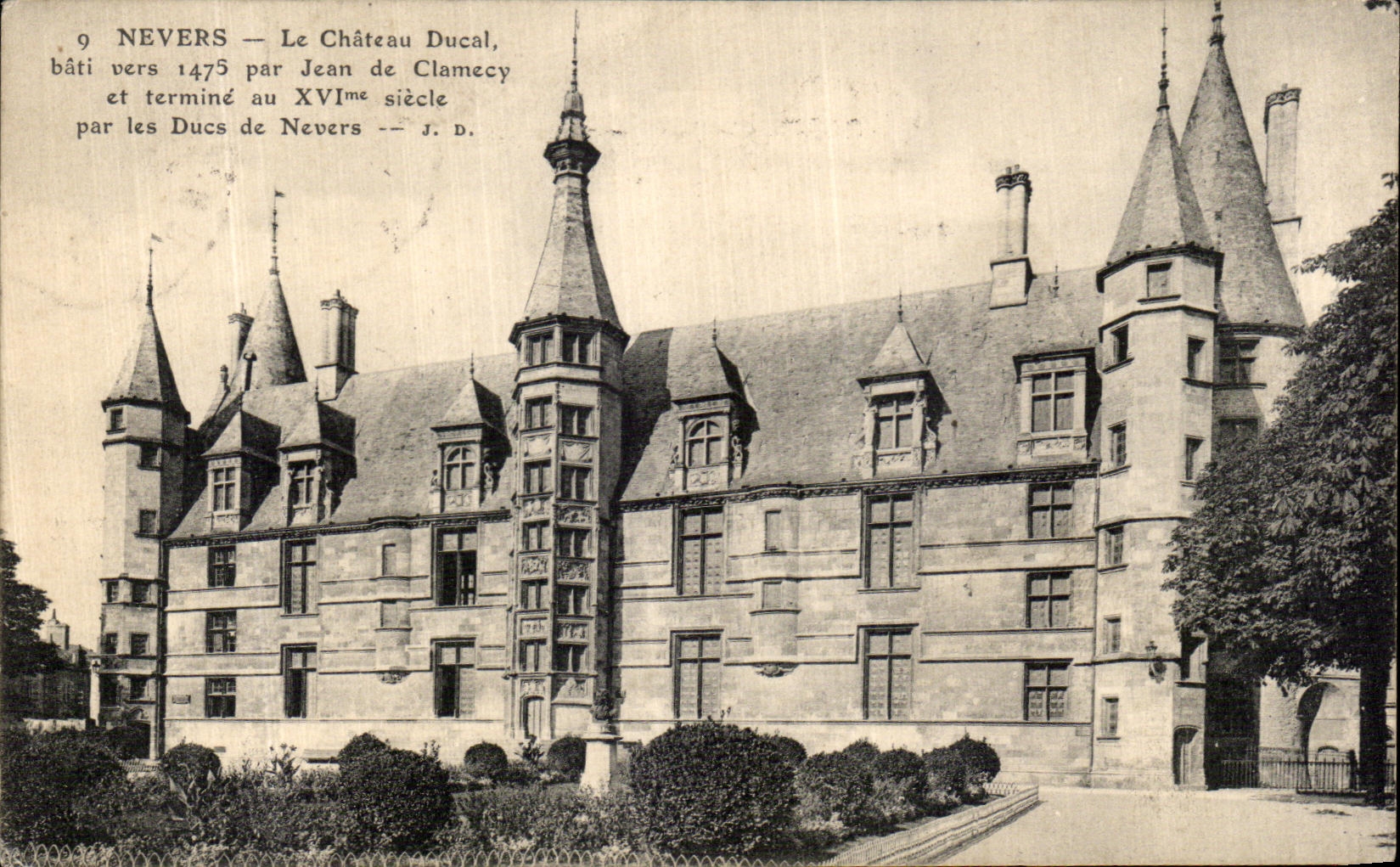 POSTAL Nevers de la VENDIMIA el castillo ducal