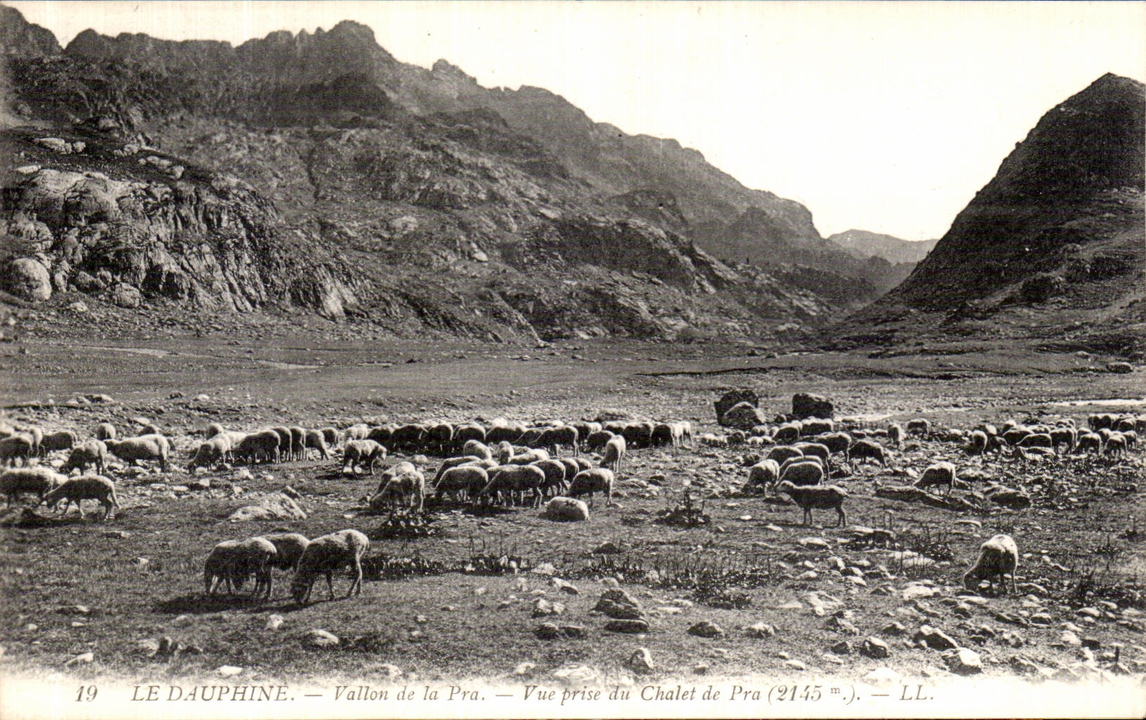 CPA Le Dauphine Vallon de la Pra Vue prise da Chatet de Pra Moutons