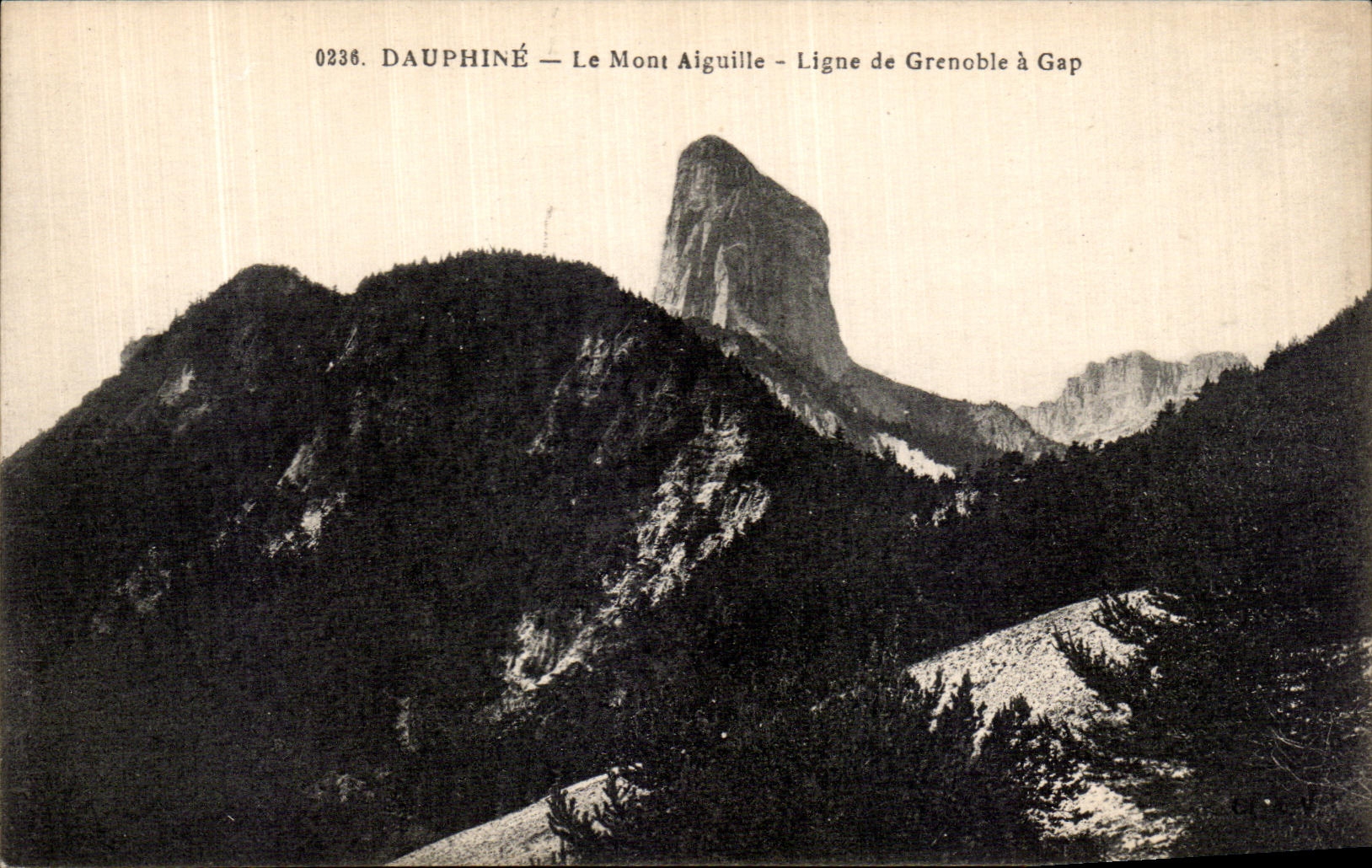 CPA Dauphine Le Mont Aiguille Ligne de Grenoble a Gap