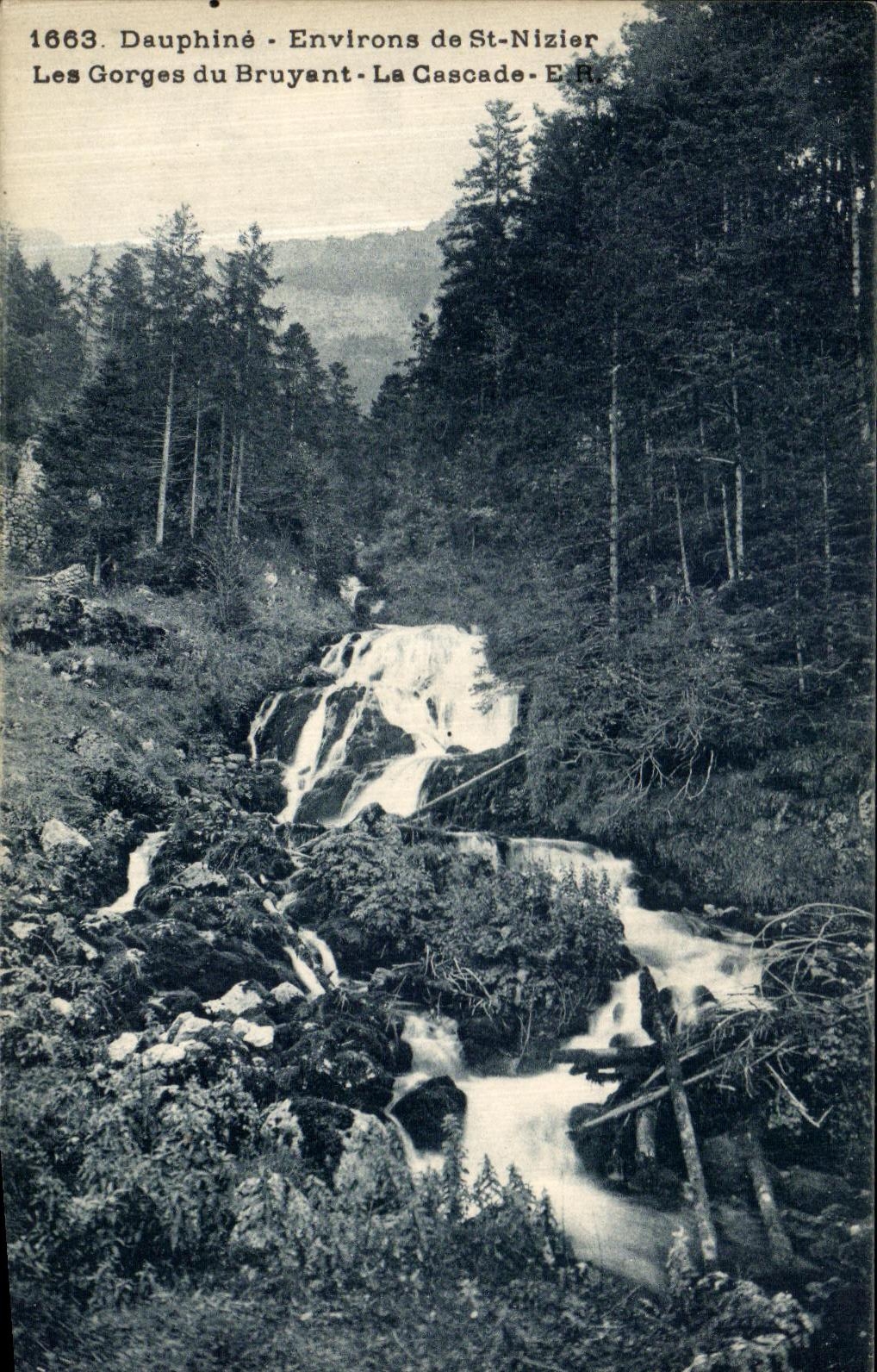CPA Dauphine Environs de St Nizier Les gorges du Bruyant la cascade