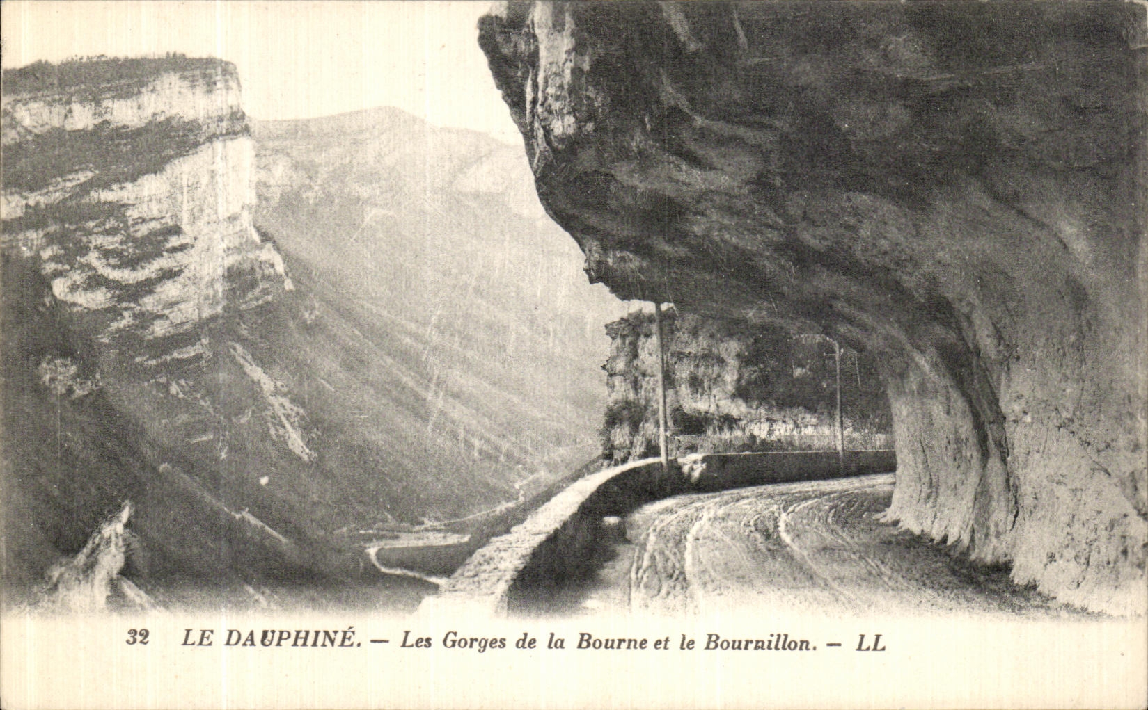 CPA Le Dauphine Les Gorges de la Bourne et le Bouraillon