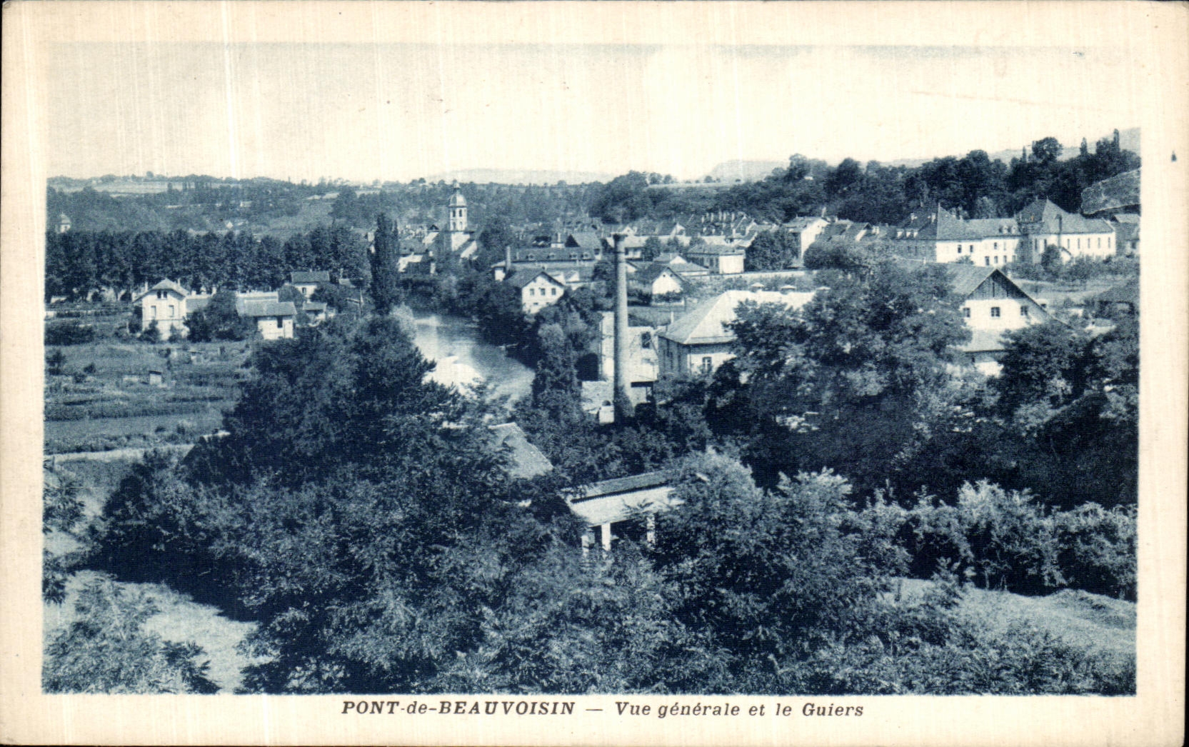 CPA Pont de Beauvoisin Vue Generale et le Guiers