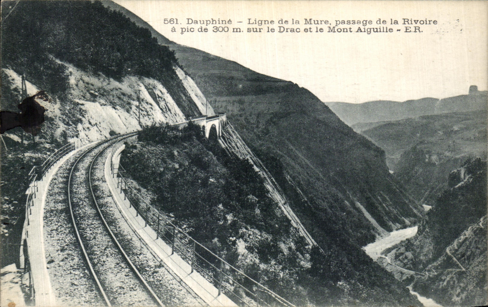 CPA Dauphine Ligne de la Mure passage de la Rivoire sur le Drac et le Mont Aiguille