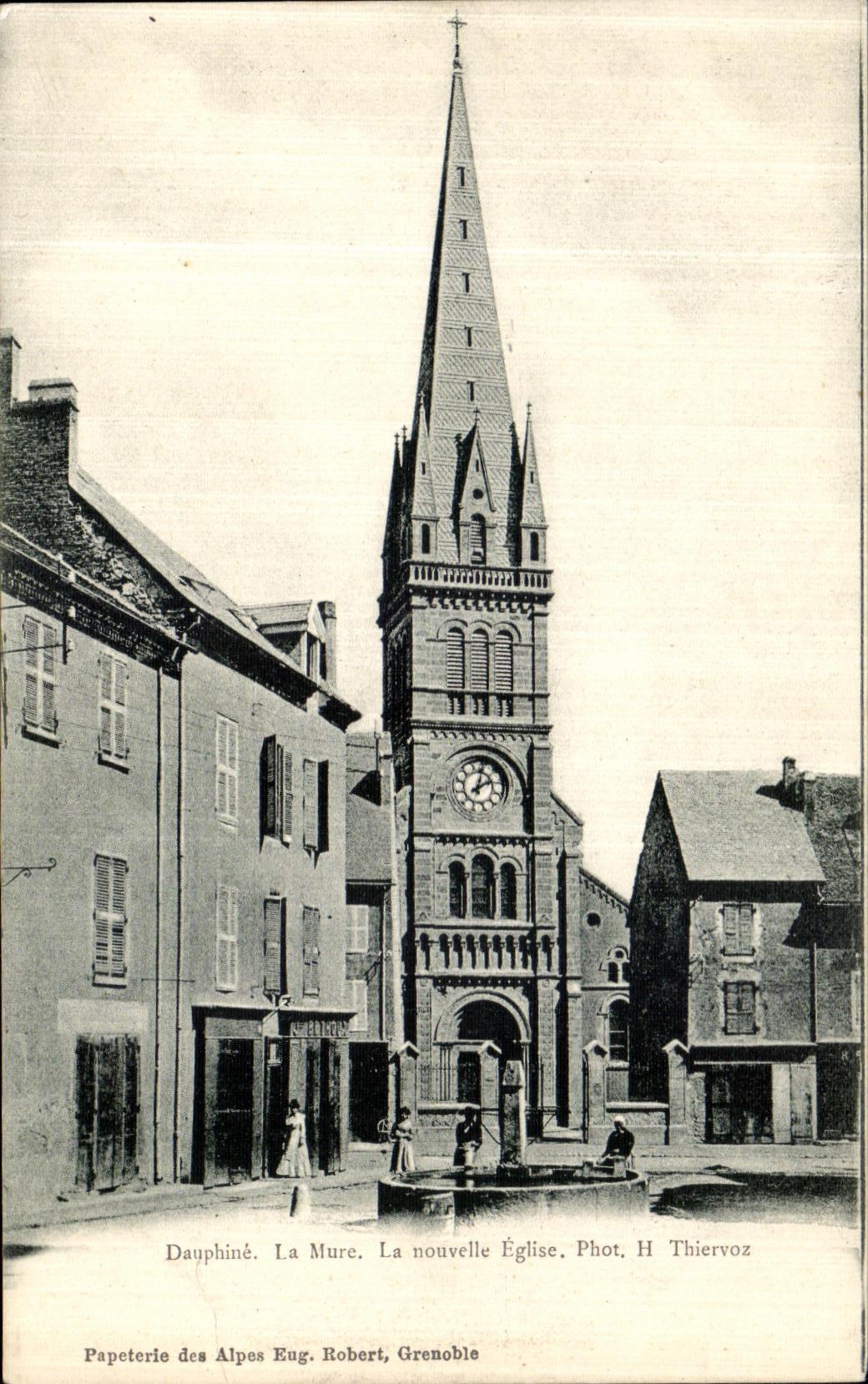 CPA Dauphine La Mure La nouvelle Eglise