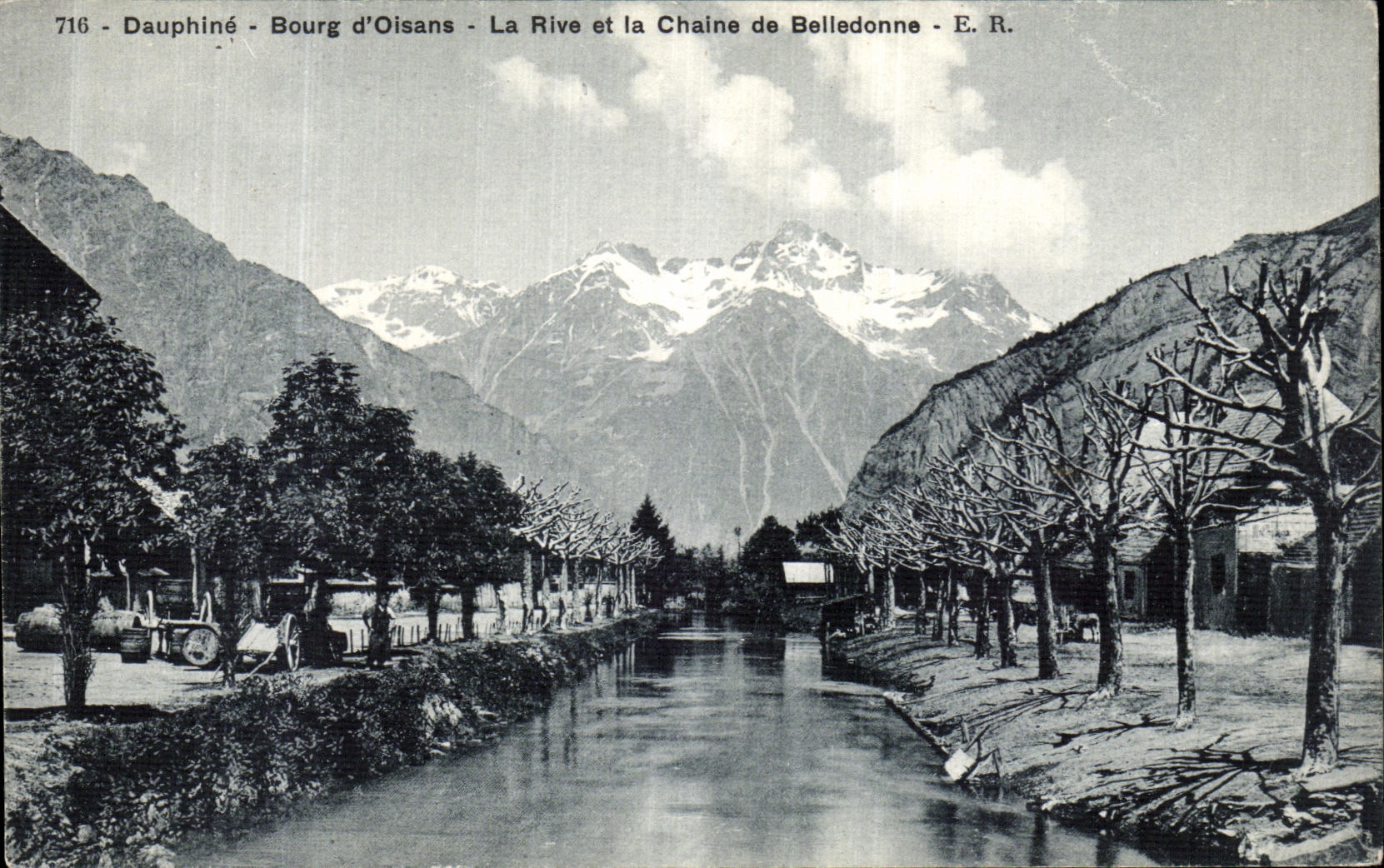 CPA Dauphine Bourg d Oisans La Rive et la Chaine de Belledonne