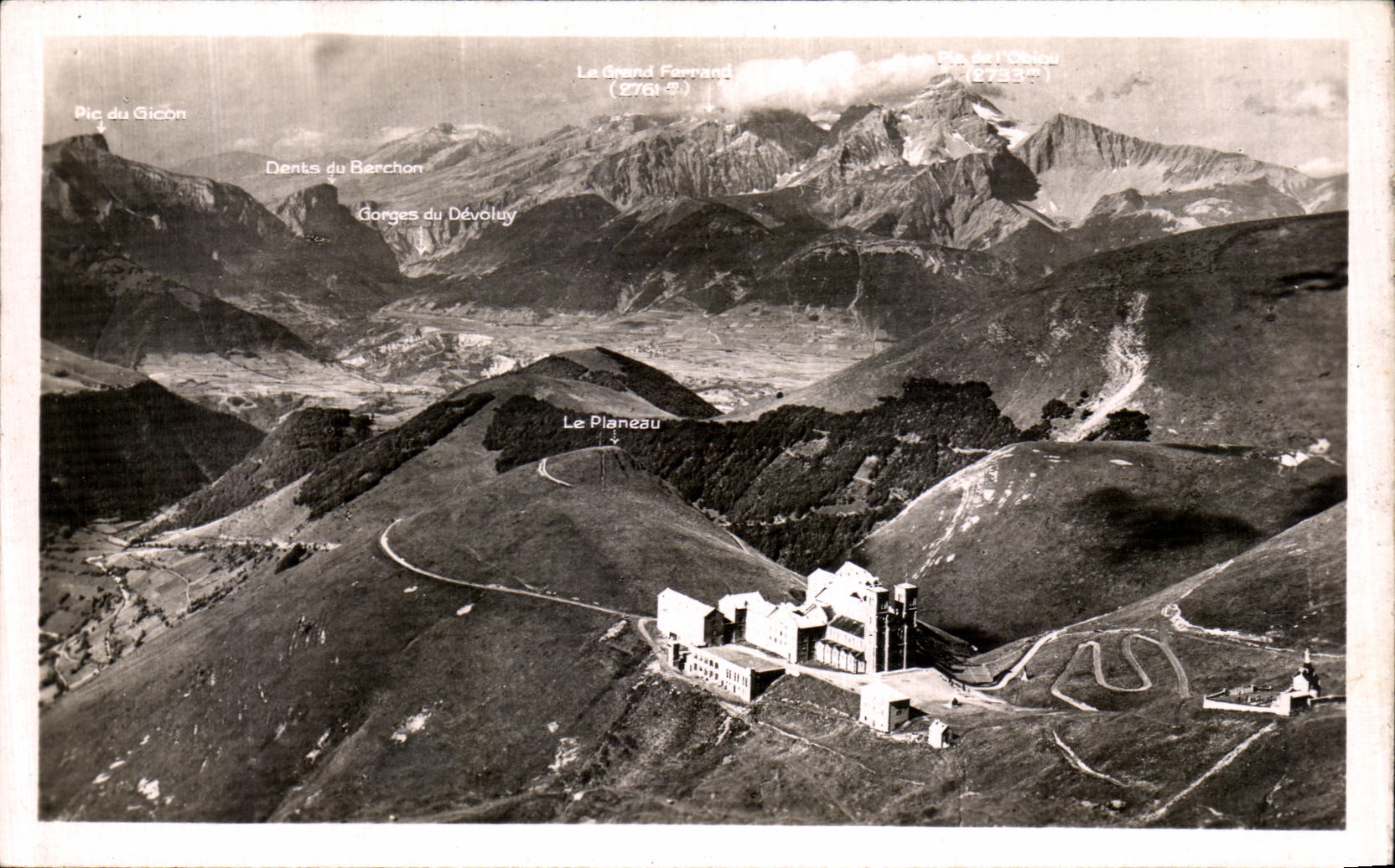 CPA Dauphine Vue Generale de Notre Dame de la Salette et la chaine de l Obiou