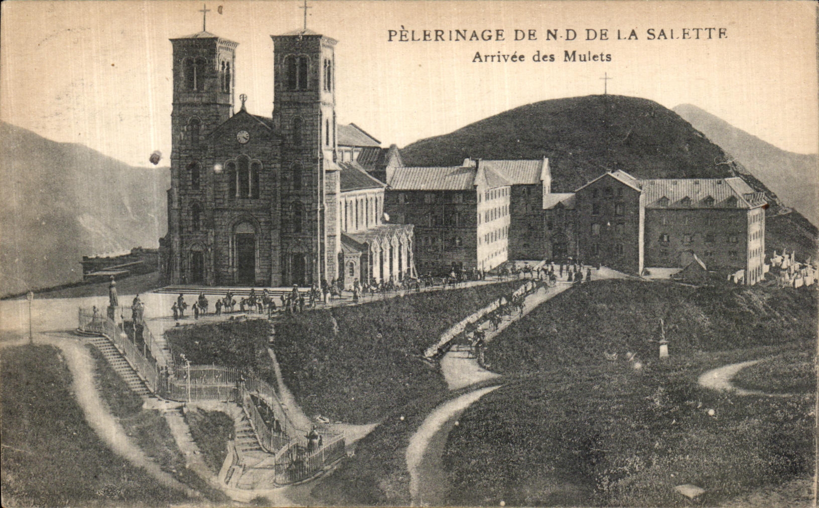 CPA Pelernage de Notre Dame de la Salette Arrivee des Mulets