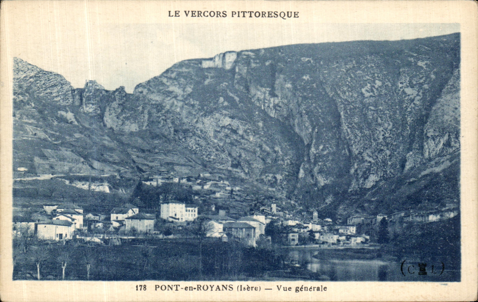 Puente pintoresco de Vercors de la POSTAL de la VENDIMIA en la opinion de Royans