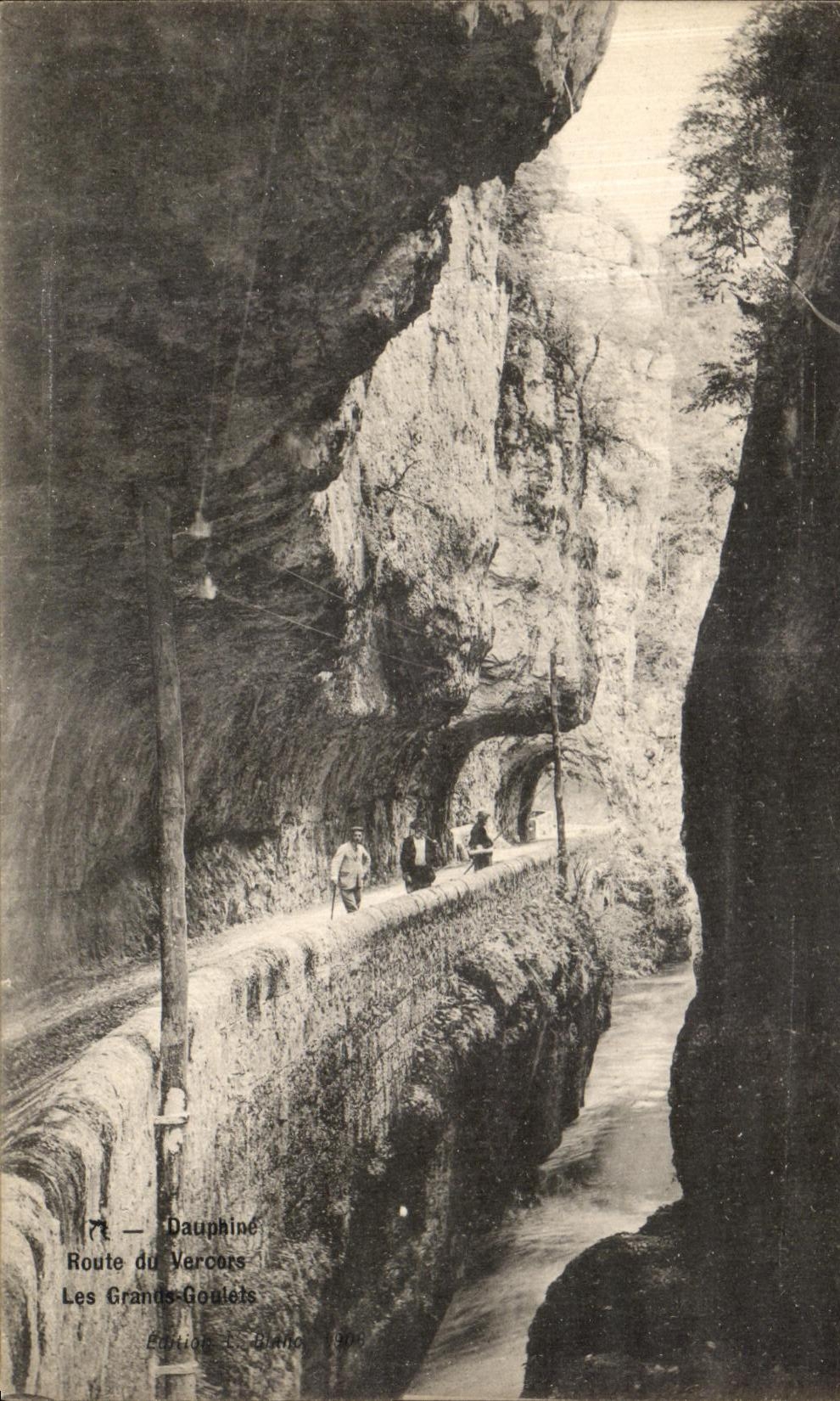 Camino de Dauphine Vercors de la POSTAL de la VENDIMIA de las grandes piezas estrechas de Vercors