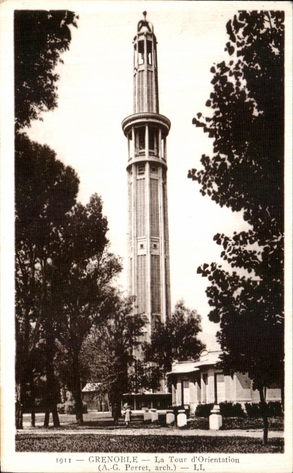 VINTAGE POSTCARD Grenoble the Tower D Orientation