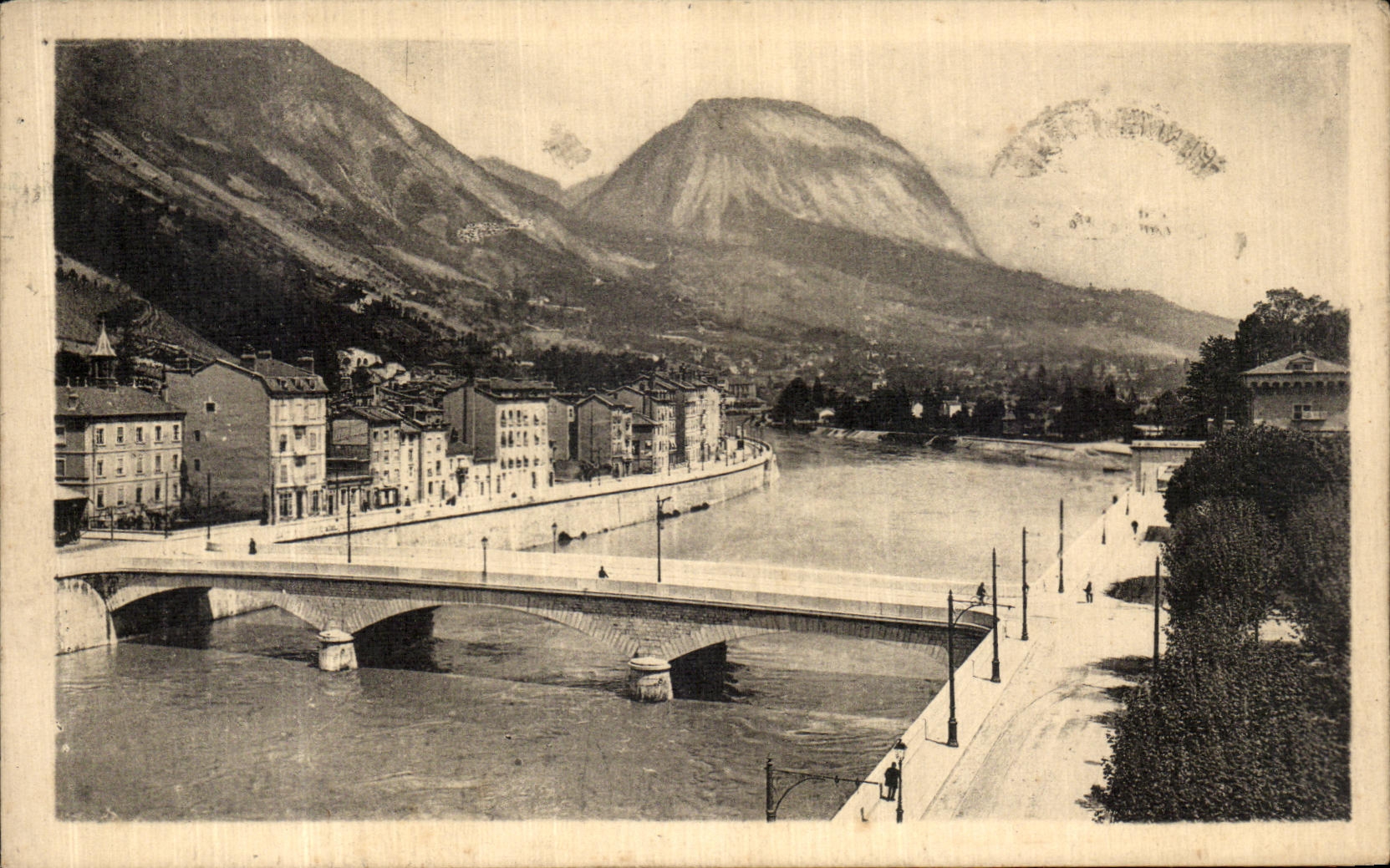 VINTAGE POSTCARD Grenoble On L Isere And the Eynard Saint