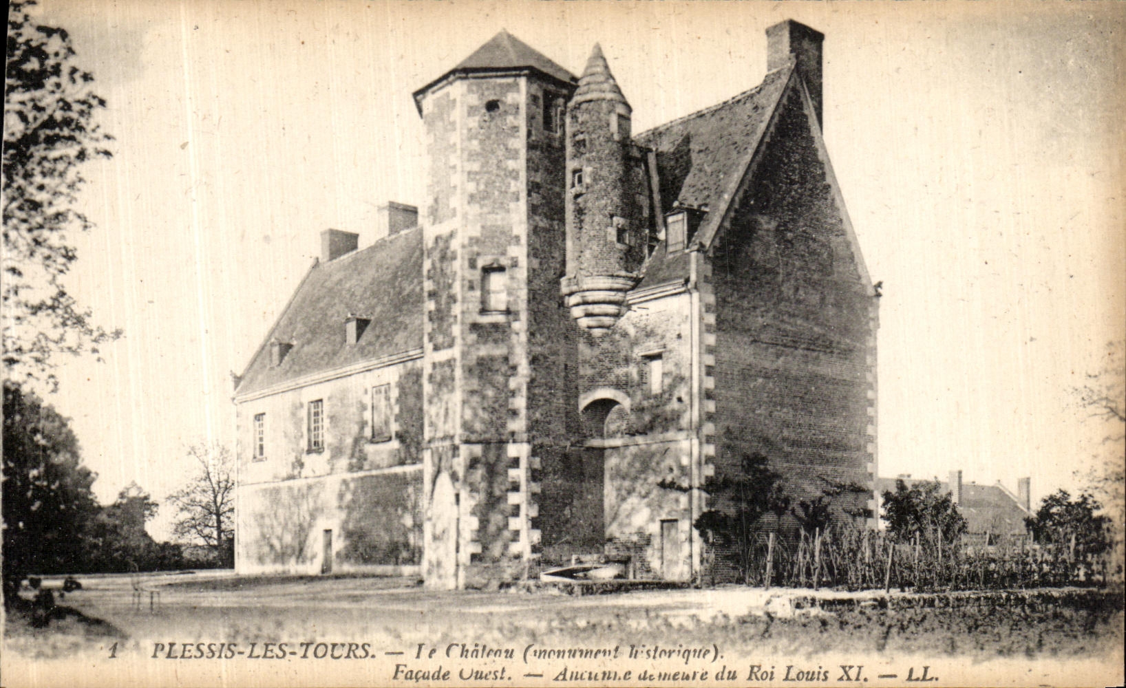 CPA Plessis Les Tours Le Chateau Facade Quest