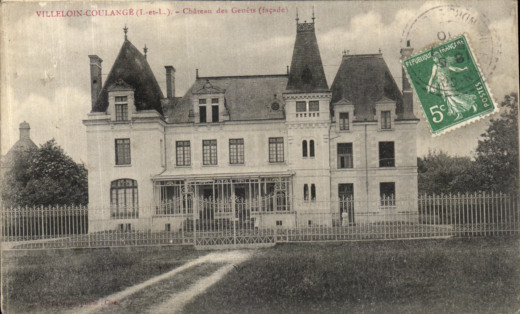 CPA Villelon Coulange Chateau des Genets