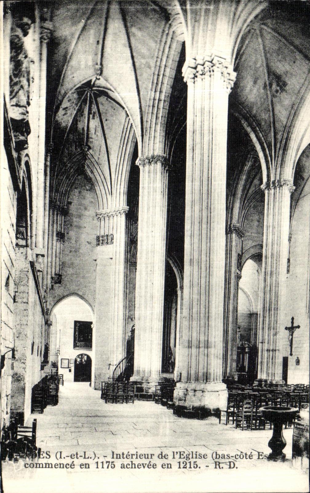 CPA Candes Interieur de Eglise