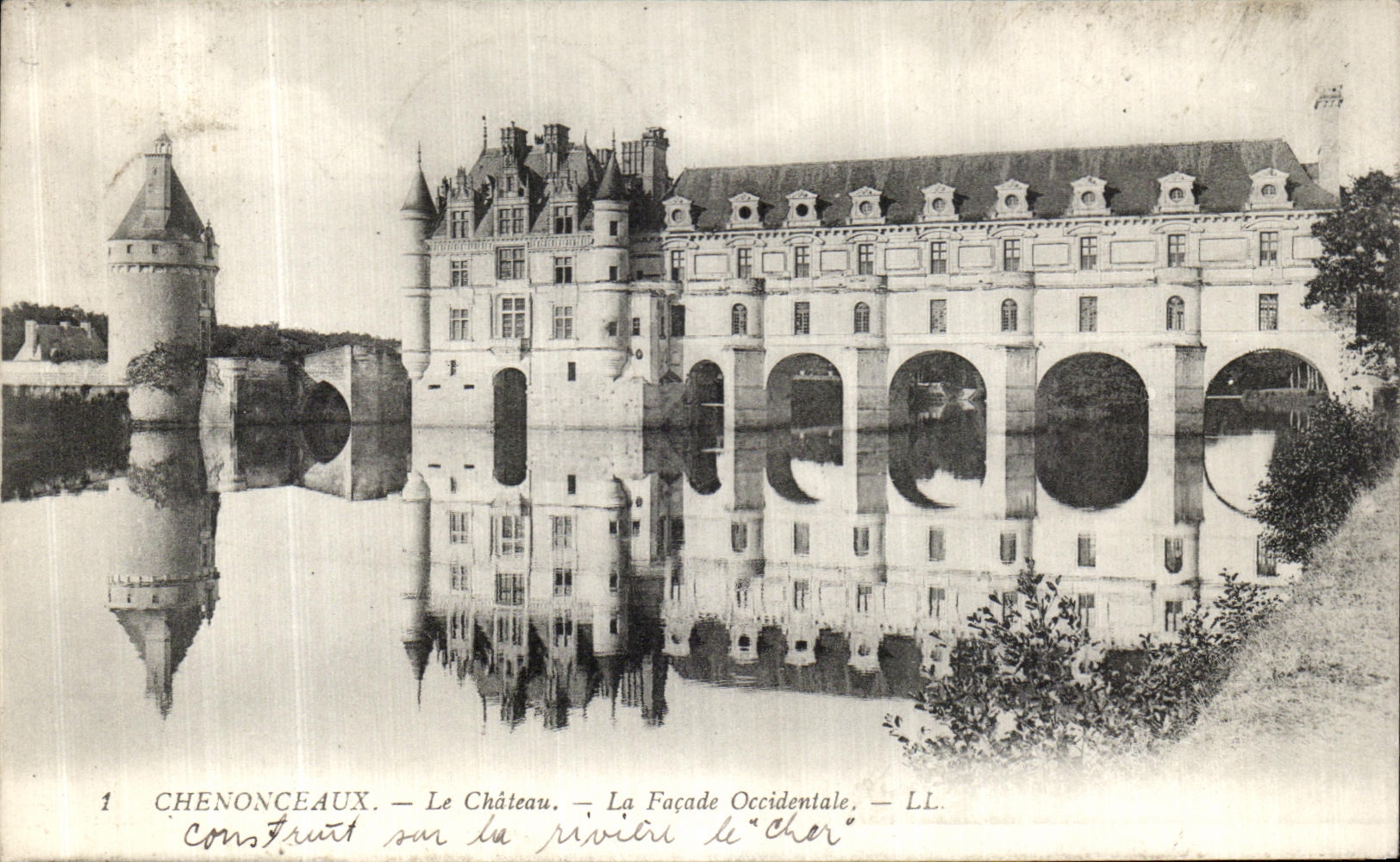 POSTAL de la VENDIMIA el castillo De Chenonceaux el ataque frontal occidental