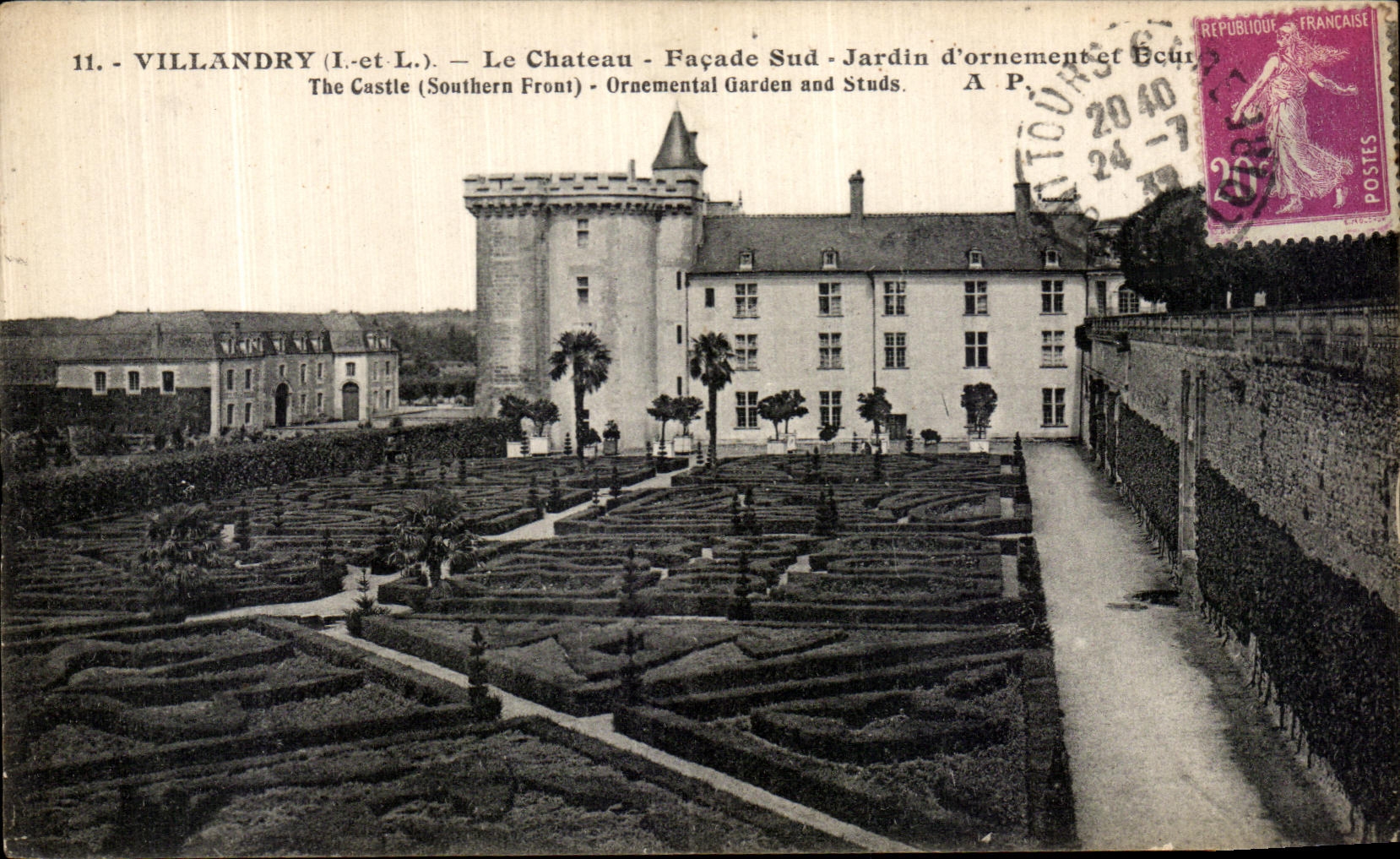 CPA Villandry Le Chateau Facade Sud Jardin d Ornement eet ecuries