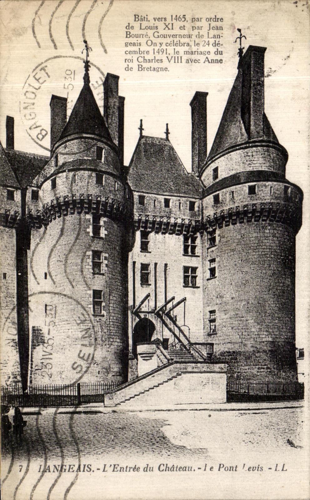 CPA Langeais L Entree du Chateau Le pont Levis